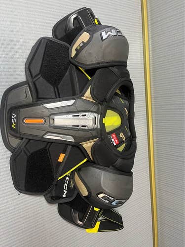 Small Senior CCM Tacks AS-V Shoulder Pads (New)