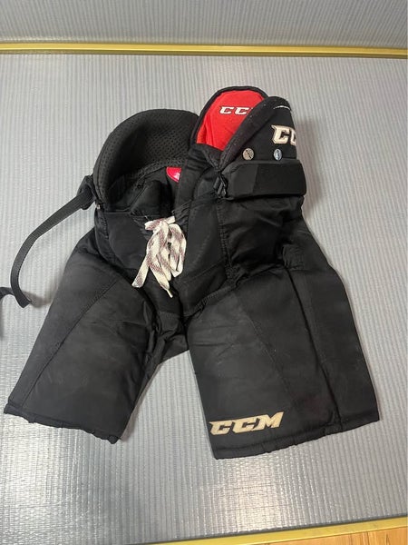 Junior XL CCM QuickLite Hockey Pants (Used)