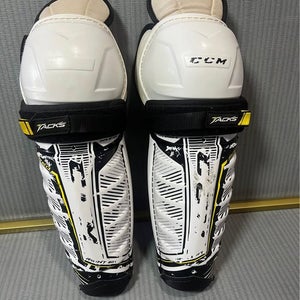 Junior CCM Tacks 9060 12" Shin Pads (Used)