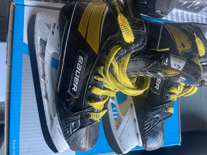2024 Bauer Supreme Ultrasonic Hockey Skates Size 4.5 (Used)