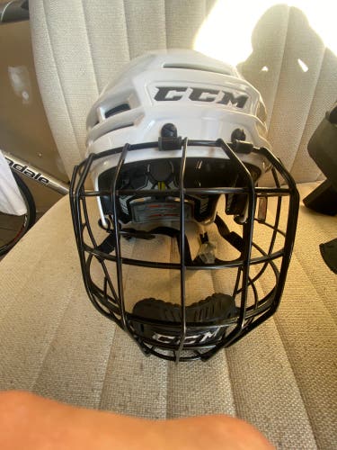 Large CCM Tacks 910 Helmet (Used)