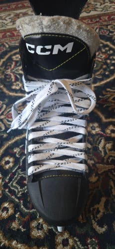 CCM AS-550 Hockey Skates Regular Width 10 (Used)