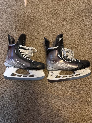 2021 Bauer Vapor Hyperlite Hockey Skates Pro Stock 9 (Used)