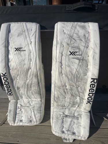 33" Reebok XLT 28SR Goalie Leg Pads (Used)