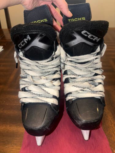 2024 CCM Tacks XF 70 Hockey Skates Regular Width Size 3 (Used)