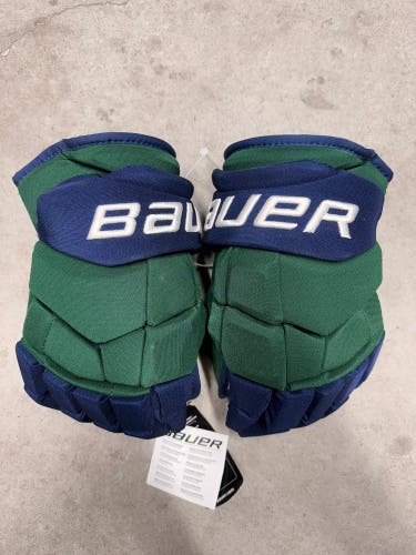 14” Bauer Supreme Ultrasonic NCAA Gloves Pro Stock (New)