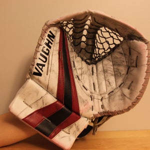 Arizona Coyotes Game Used Pro Stock Vaughn SLR2 Regular Glove Kuemper #3