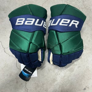 15” Bauer Vapor 2x Pro NCAA Gloves Pro Stock (New)
