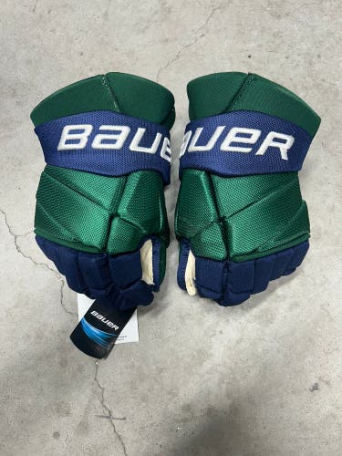 15” Bauer Vapor 2x Pro NCAA Gloves Pro Stock (New)
