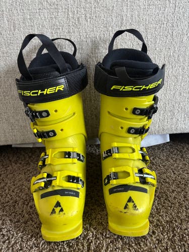 Mondo 21 & 21.5 Unisex Fischer Racing RC4 Jr 70 Ski Boots Soft Flex (Used)