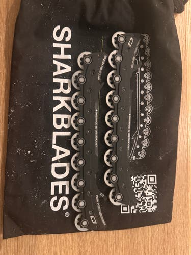 Sharkblades by Green Hockey Size 212