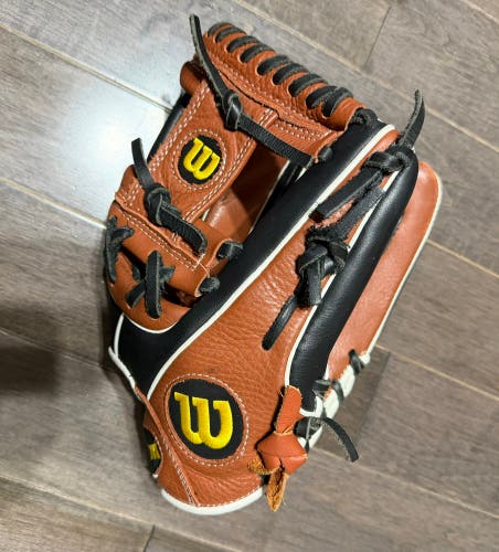 Wilson A500 RH Infield Baseball Glove 11.5" (Used)
