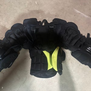 Small / Medium Warrior RITUAL X4 E Goalie Chest Protector (Used)