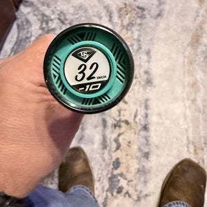 2025 Louisville Slugger Kryo Composite Bat (-10) 22 oz 32" (Used)