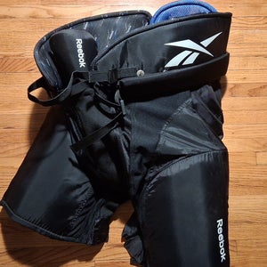 Senior Medium Reebok 5k black Hockey Pants (New)