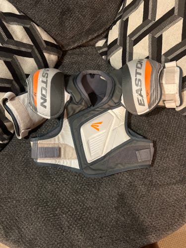 Medium Senior Easton M3 Shoulder Pads (Used)