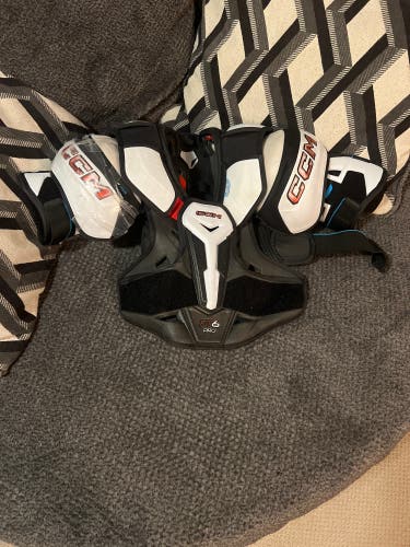 Medium Senior CCM JetSpeed FT6 Pro Shoulder Pads (Used)