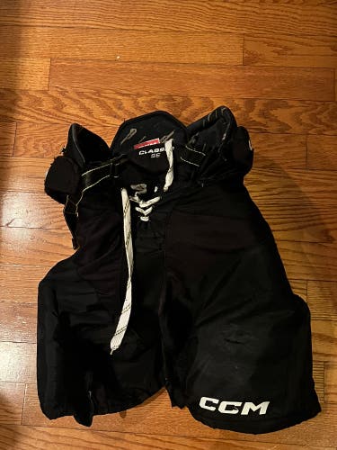 Men's Senior Small CCM Hockey Pants (Used)