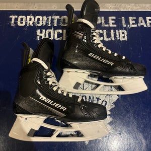 2024/25 William Nylander Toronto Maple Leafs Bauer Hyperlite 2 Game Used Skates - 6.5 Fit 2