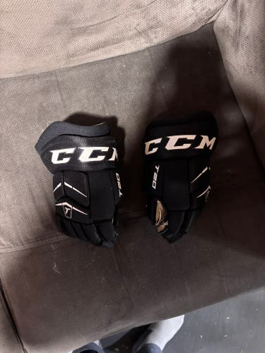 CCM Gloves 10" (Used)