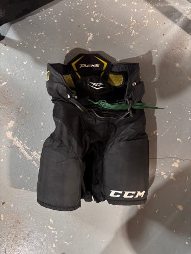 Senior Medium CCM Tacks Classic Pro Hockey Pants (Used)