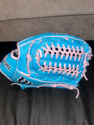 2025 Wilson A2000 D25 Softball Glove 12.5" RHT (New)