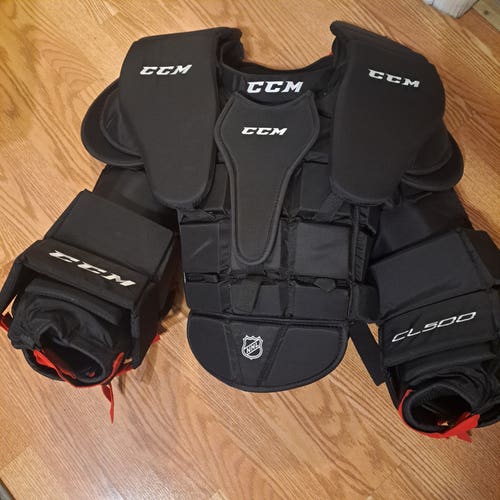 Medium CCM CL 500 Goalie Chest Protector (New)
