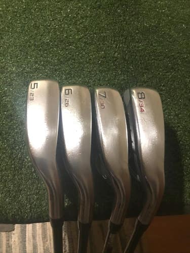 Cleveland Ladies Launcher UHX Utility Irons Set (5-8 Irons) Miyazaki 4L Graphite