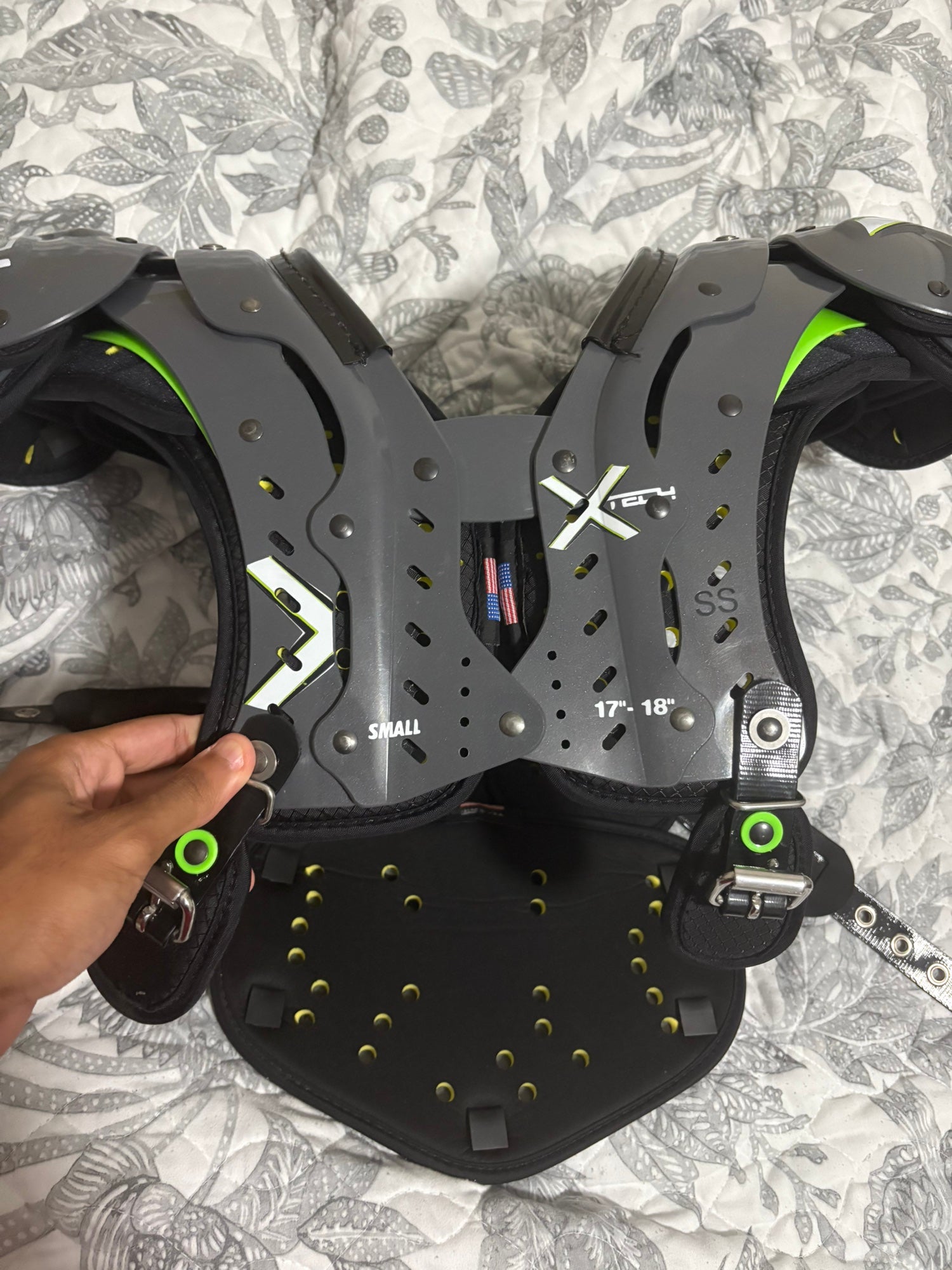 Small Adult Xtech Shoulder Pads (Lightly Used) | SidelineSwap