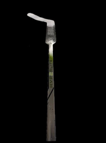 Intermediate Bauer Hyperlite 2 Regular Goalie Stick 23" Paddle (Used)