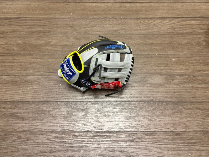 New Rawlings Heart of the Hide 11.75" H Web
