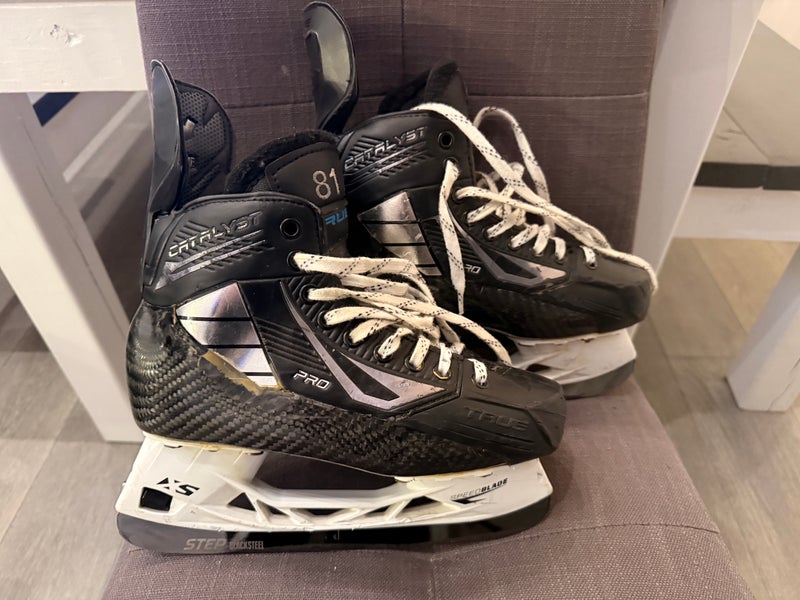 True Catalyst Pro Hockey Skates Regular Width 6 (Used)