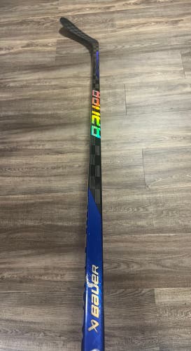 * Used Great Condition Left Handed Blue Bauer Sync 82 Flex P28 Curve *