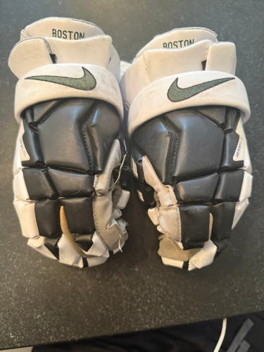 Nike Vapor Lacrosse Gloves Large (Used)