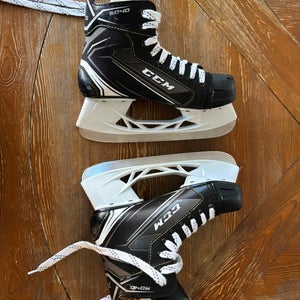 CCM Tacks Hockey Skates Size 3 (Used)