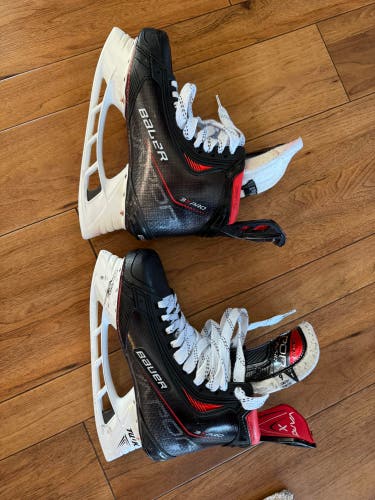2021 Bauer Vapor 3X Pro Hockey Skates Regular Width 9 (Used). Steel can be added