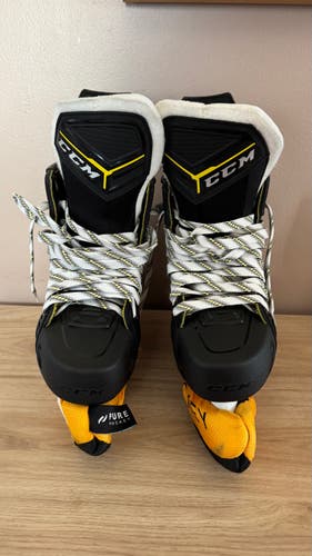 CCM Super Tacks 9380 Hockey Skates Extra Wide Width 10