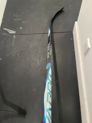 Intermediate Bauer Vapor FlyLite Right Handed Hockey Stick P92 55 Flex (New)