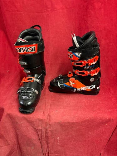 Ski boots: Mondo 26 & 26.5 Men's Tecnica Ski Boots Stiff Flex (Used)