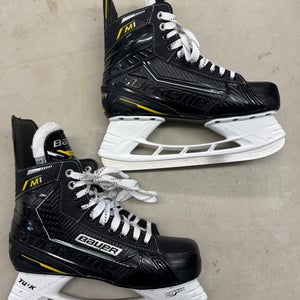 2022 Bauer Supreme M1 Hockey Skates Regular Width 7.5 (Used)