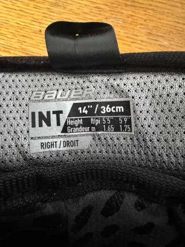Junior Bauer Vapor 3X Pro 14" Shin Pads (Used)