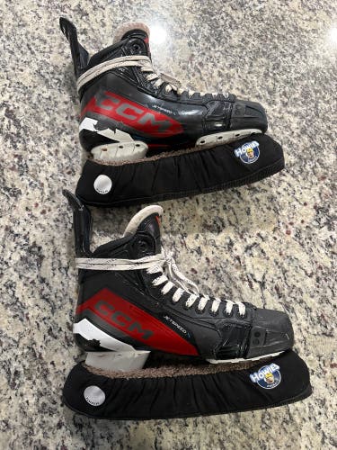 2023 CCM JetSpeed FT680 Hockey Skates Regular Width 9.5 (Used)
