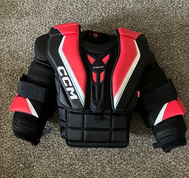 Intermediate Large CCM EFlex 6.9 Goalie Chest Protector (Used)