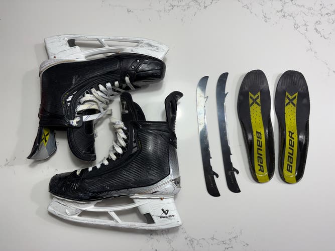 Size 9 Bauer Vapor Hyperlite 2 Skates Regular Width Pro Stock (Used)