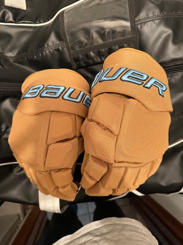 Jets Bauer Supreme Mach Gloves 14" Pro Stock (New)