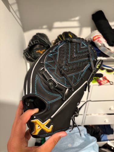 Atoms Japan baseball pitcher glove 12 inch