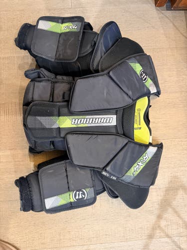 Small / Medium Warrior RITUAL X4 E Goalie Chest Protector (Used)