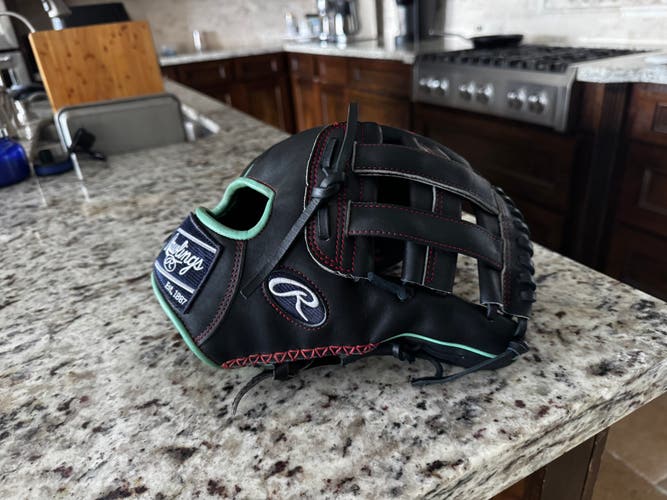 Rawlings Heart of the Hide RH Baseball Glove 12" (Used)