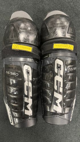 CCM AS 580 Shin Pads | Size Intermediate 13"