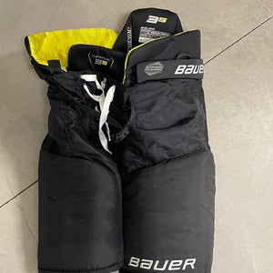 Men's Intermediate Medium Bauer Supreme 3S Hockey Pants (Used)